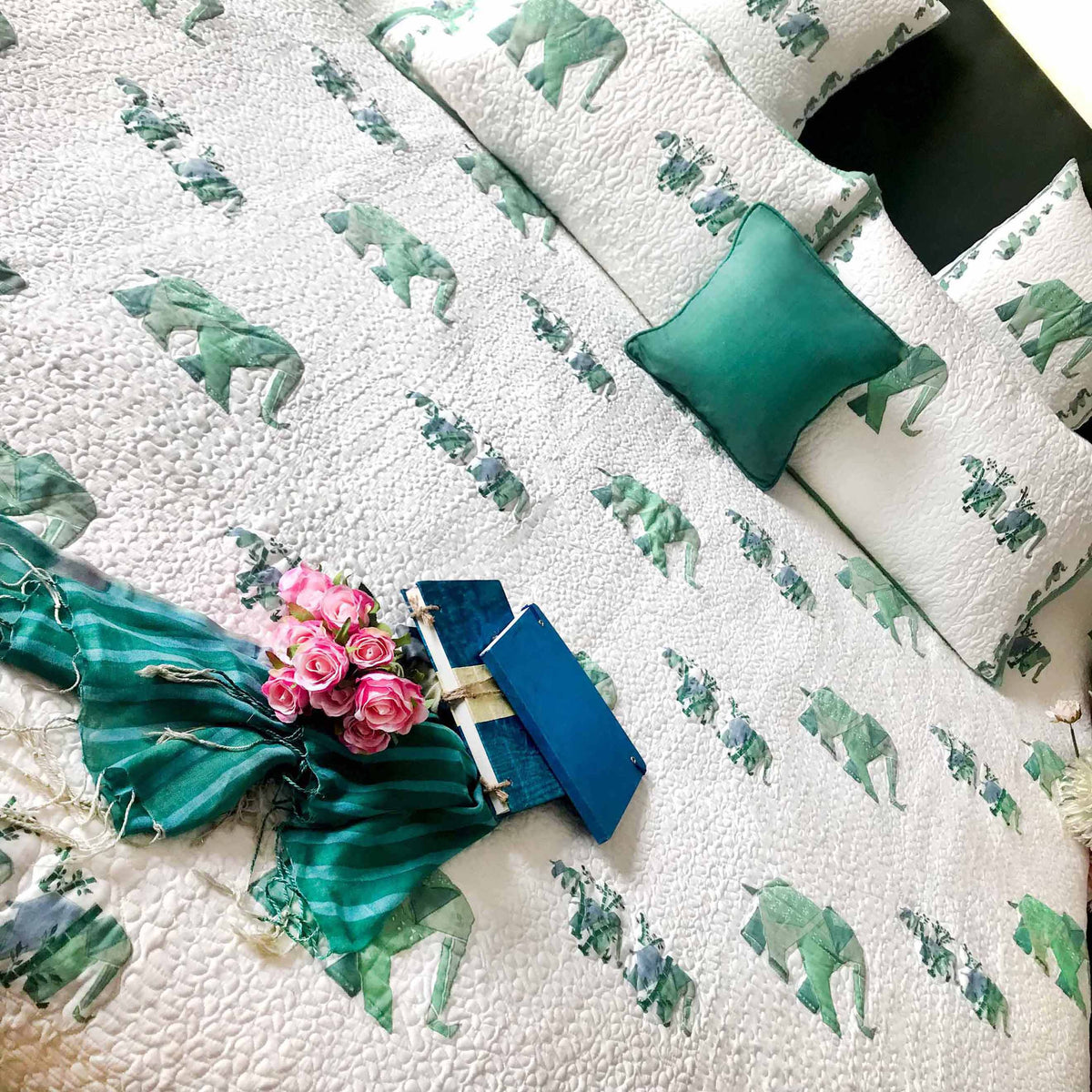 WARREN WONDERFUL WORLD 6 PIECE QUILTED BEDCOVER SET