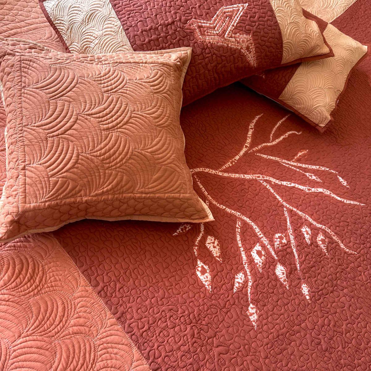 LINCOLN POETRY IN NATURE NUI SHIBORI OMBRE QUILTED BEDCOVER SET