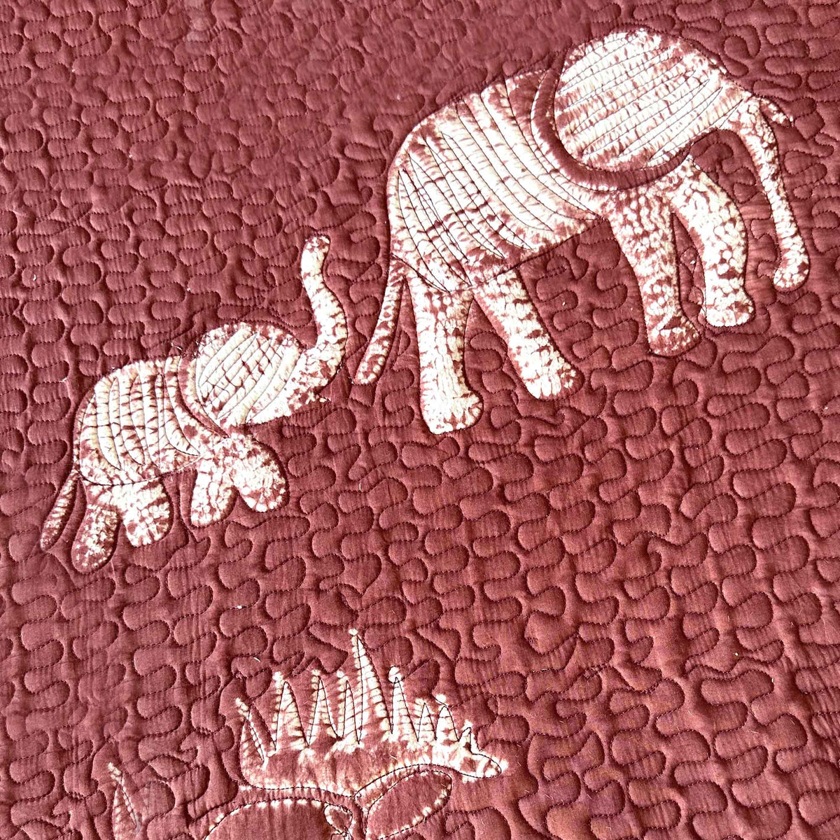 LLOYD POETRY IN NATURE NUI SHIBORI OMBRE QUILTED BEDCOVER SET