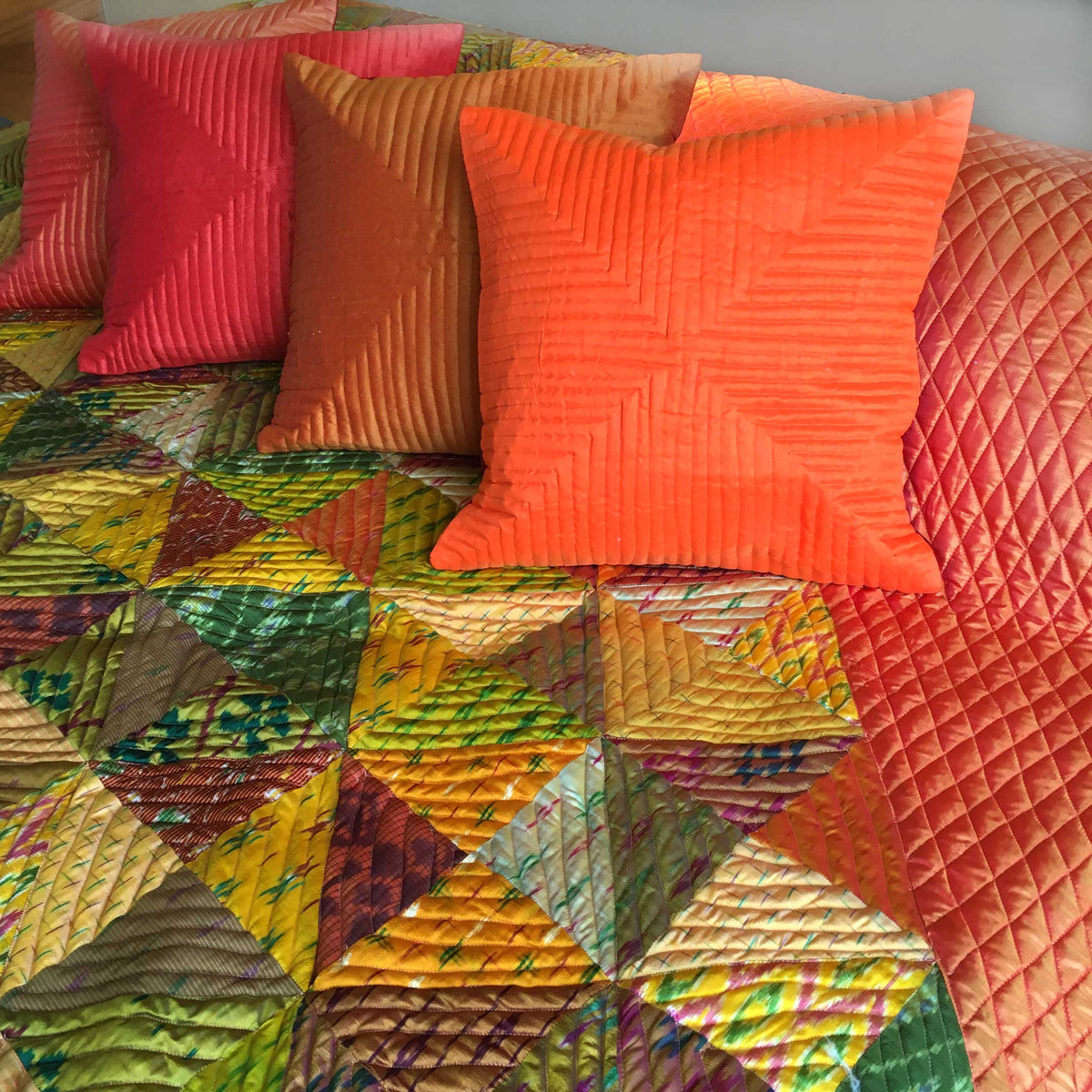 VIANNA LOVE ALWAYS PATOLA SILK QUILTED BEDCOVER SET