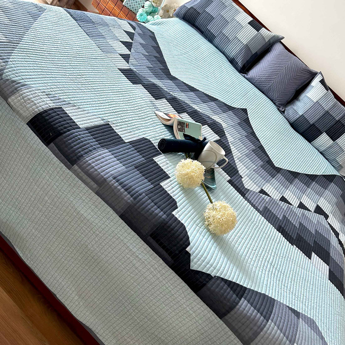 RYAN SWISS ALPS GRAY PATCHWORK QUILTED BEDCOVER SET