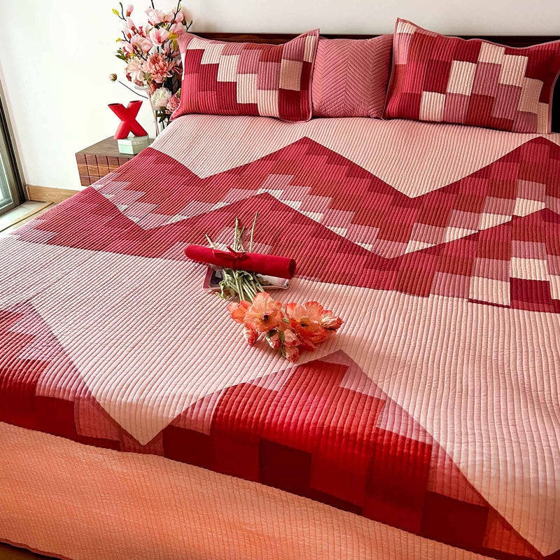 ROBBIE ROCKY MOUNTAIN BURGUNDY PATCHWORK QUILTED BEDCOVER SET