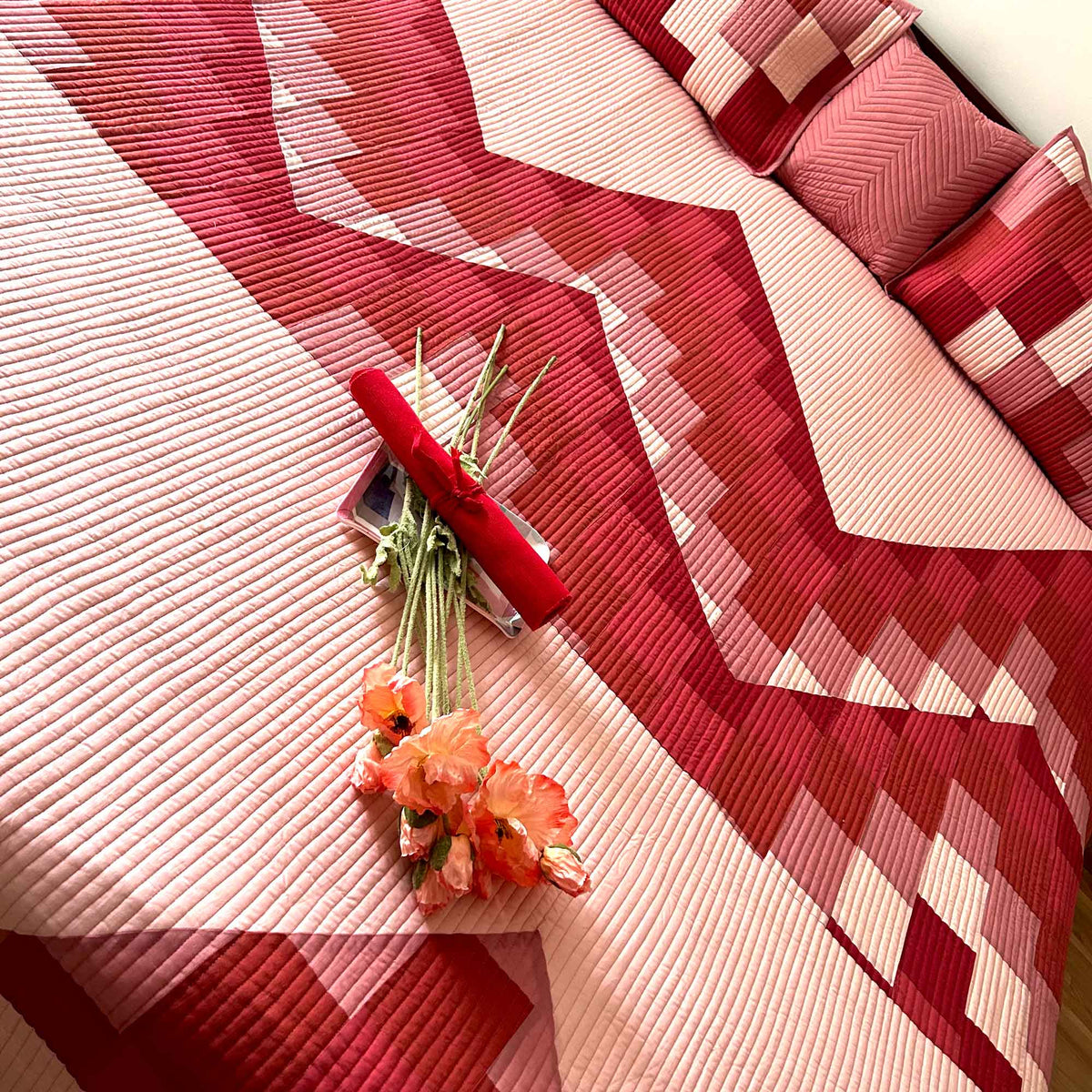 ROBBIE ROCKY MOUNTAIN BURGUNDY PATCHWORK QUILTED BEDCOVER SET