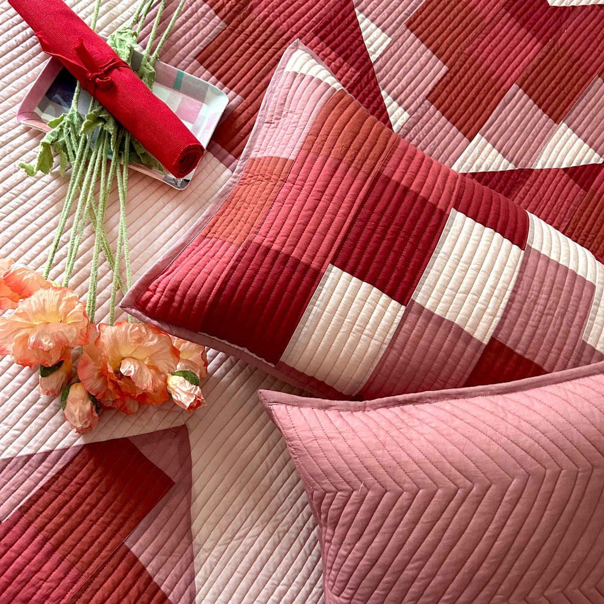 ROBBIE ROCKY MOUNTAIN BURGUNDY PATCHWORK QUILTED BEDCOVER SET