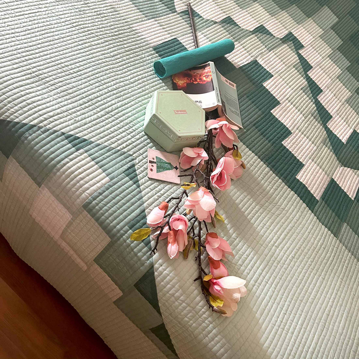 RHETT GREEN MOUNTAIN PATCHWORK QUILTED BEDCOVER SET